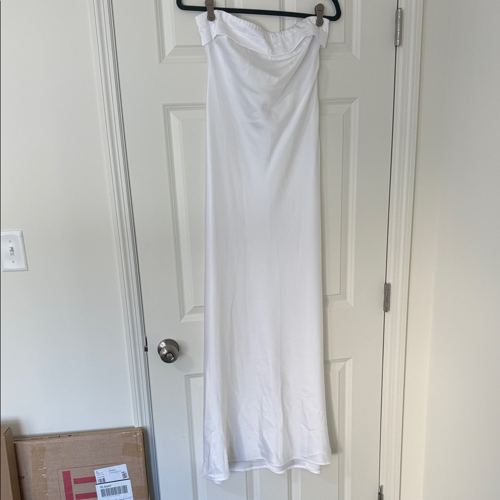 NWT Elegant White Strapless Silk Dress